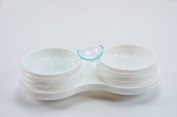 soft silicone contact lenses one-day or scheduled replacement on the container for cleaning and storage, choice of solution for lenses for sensitive eyes