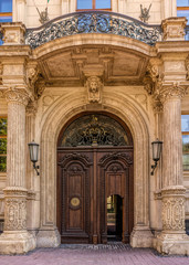 Obraz premium Door of an old university building in Budapest, Hungary