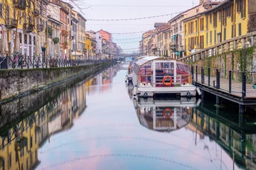  Naviglio Grande-kanaal in de stad van Milaan, Italië © Boris Stroujko