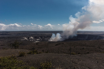 Fototapeta na wymiar Halemaumau crater produces thick flume, Kilaeuea volcano, Hawaii,, USA.
