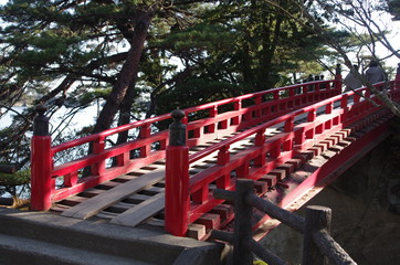 松島五大堂に架かる赤橋