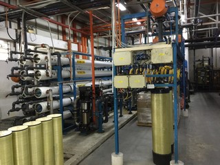 Water treatment plant reverse osmosis system for water drinking