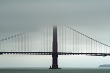 Golden Gate Bridge (CA 01104)