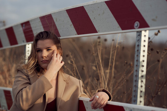 girl at dead end