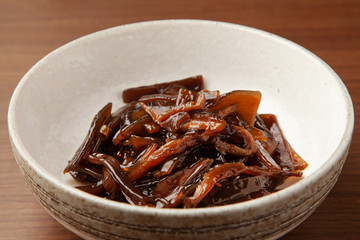 わかめと椎茸の煮物