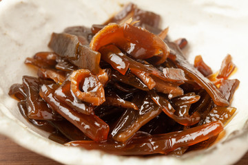 わかめと椎茸の煮物