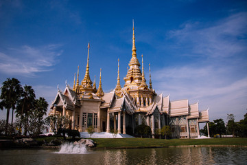 wat luang phor toh