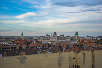 Fototapeta premium Budapest city skyline with view of Pest bank of Danube River in Budapest city, Hungary