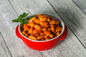 White beans with tomato sauce