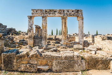 Fototapeta na wymiar Hierapolis/ Pamukkale ancient Roman city, Denizli Turkey