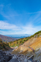 秋の八甲田　登山道から望む岩木山