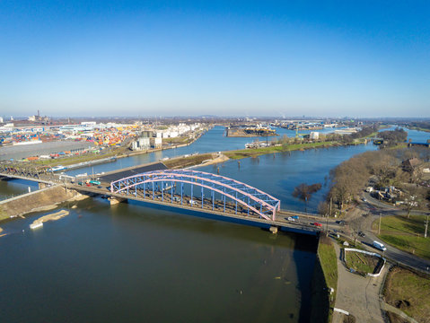 Ruhr Hochwasser Oberbuergermeister Karl Lehr Brueckenzug in Duisburg