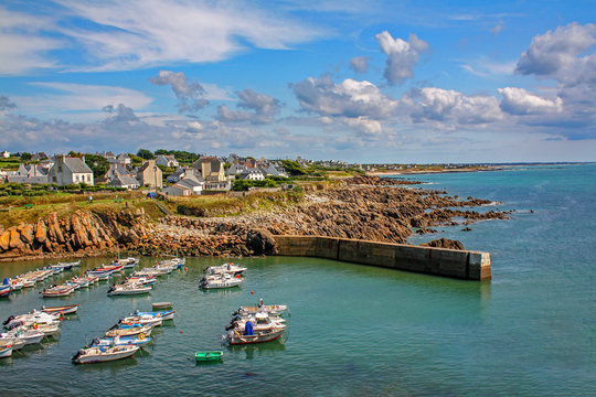 Plouhinec. Le petit port de Pors Poulhan. Finist&egrave;re. Bretagne	