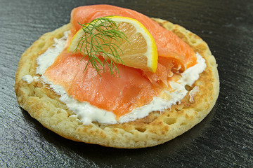blinis au saumon et à la crème fraîche