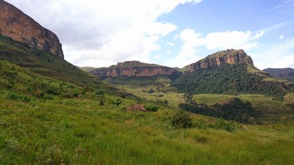 Fototapeta na wymiar Dry and remote landscape in Drakensberg