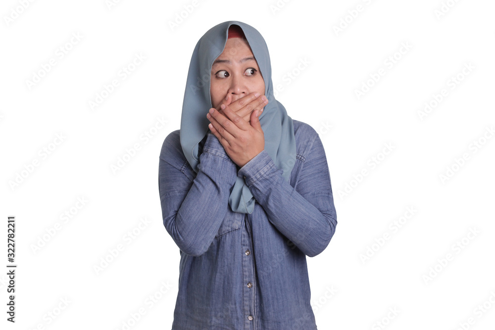 Wall mural Shocked Worried Asian Muslim Woman With Mouth Opened