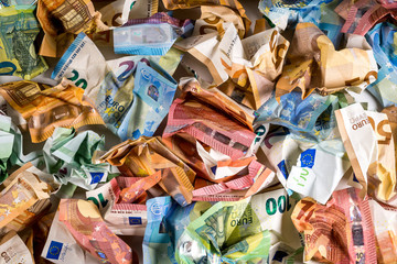 zerknüllte Eurobanknoten als Hintergrund