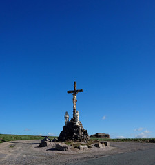 Crucifix sur le bord de la route (France)