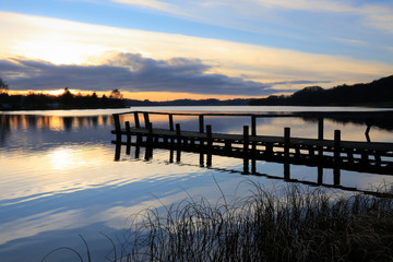 Fototapeta na wymiar Sunset by the lake
