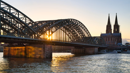 Kölner Dom und Hohenzollernbrücke, Köln, Nordrhein-Westfalen, Deutschland 