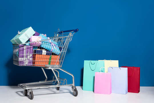 Purchases Images – Browse 4,884,168 Stock Photos, Vectors, and Video | Adobe Stock