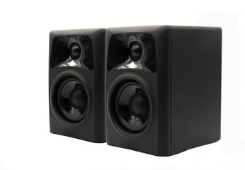 Obraz premium Monitores de estudio profesionales en fondo blanco