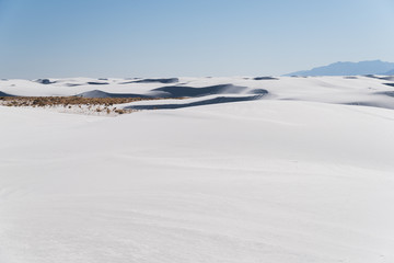 Landscape view of White Sands National Park in Alamogordo, New Mexico. 