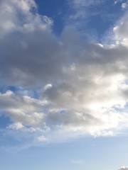 Fototapeta premium Wolken am blauen Himmel
