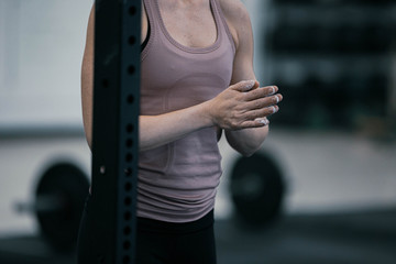 Crossfit woman hands chalk