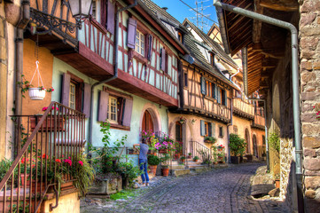 Fototapeta na wymiar Street in the Beautiful French Village of Eguisheim