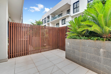 Empty and unfurnished brand new apartment