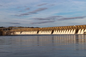 Fototapeta na wymiar Wilson Dam at Muscle Shoals