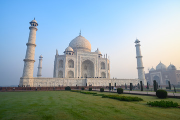 Fototapeta na wymiar Morning view of Taj Mahal monument at Agra,Uttar pradesh, India