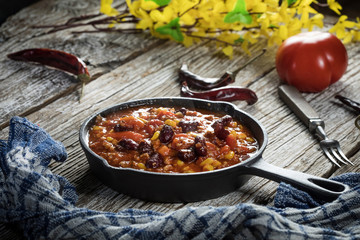 Hot chili con carne.