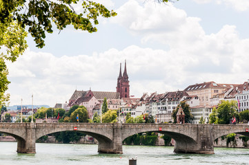 Basel, Rhein, Rheinbrücke, Altstadt, Münster, Kirche, Grossbasel, Altstadthäuser, Rheinufer,...