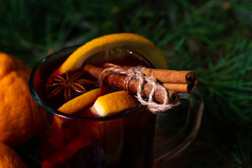 Mulled wine on the Christmas tree