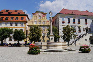 Karlsplatz mit Marienbrunnen in Neuburg an der Donau