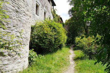 Stadtmauer mit Wanderweg Am Graben in Neuburg an der Donau