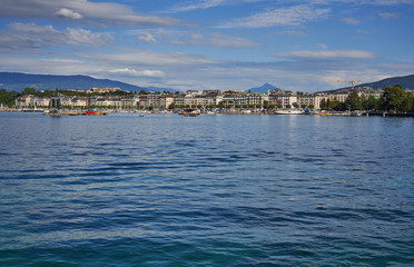 Fototapeta na wymiar nice view of the beautiful lake in Geneva