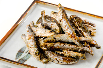 小魚の唐揚げ