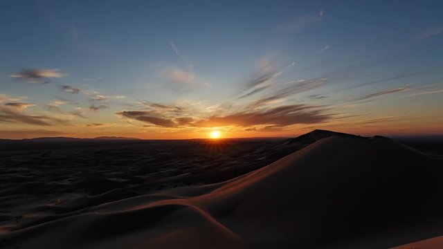 timelapsing sunset gobi desert in Mongolia