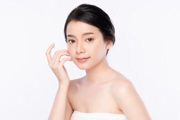 Obraz na płótnie Canvas Portrait beautiful young asian woman clean fresh bare skin concept. Asian girl beauty face skincare and health wellness, Facial treatment, Perfect skin, Natural makeup, on white background,two