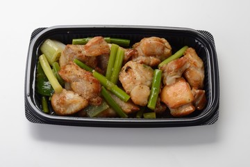 鳥肉とニンニクの茎炒め