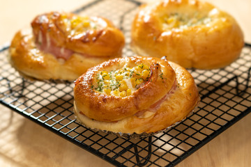 焼きたて総菜パン