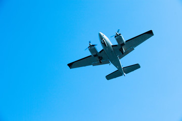 プロペラ機