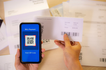 Using Smartphone OR Code Scanning for bill digital wallet or credit card payment option