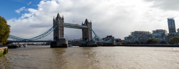 Naklejka premium Panorama of Tower Bridge in London after a heavy rainfall, UK