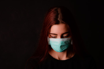 Frau jung hübsch mit atemschutzmaske virus corona coronavirus grippe schutz maske china