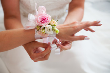 bridesmaid boutonniere