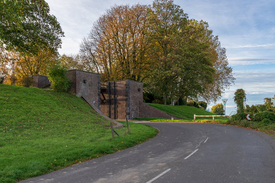 The old Rheintor (Rhine Gate) in Orsoy, Rheinberg, North Rhine-Westfalia, Germany